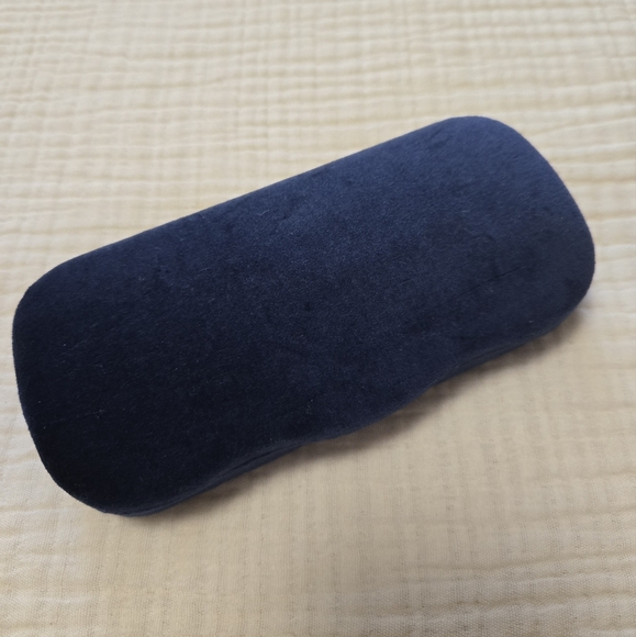 Gucci Accessories - Gucci Blue Velvet Clamshell Glasses Case